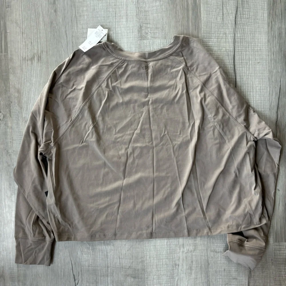 Abercrombie & Fitch YPB Long Sleeve Tee - Picture 2 of 2